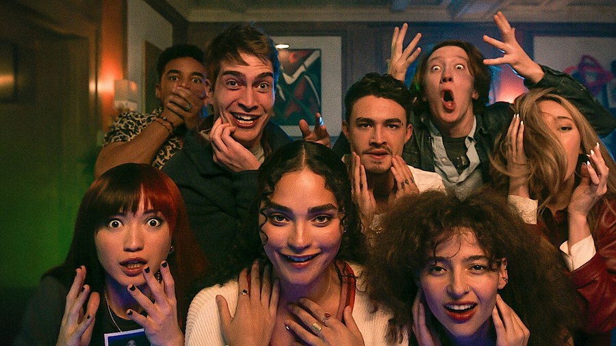 Artwork resmi IT'S WHAT'S INSIDE di Netflix